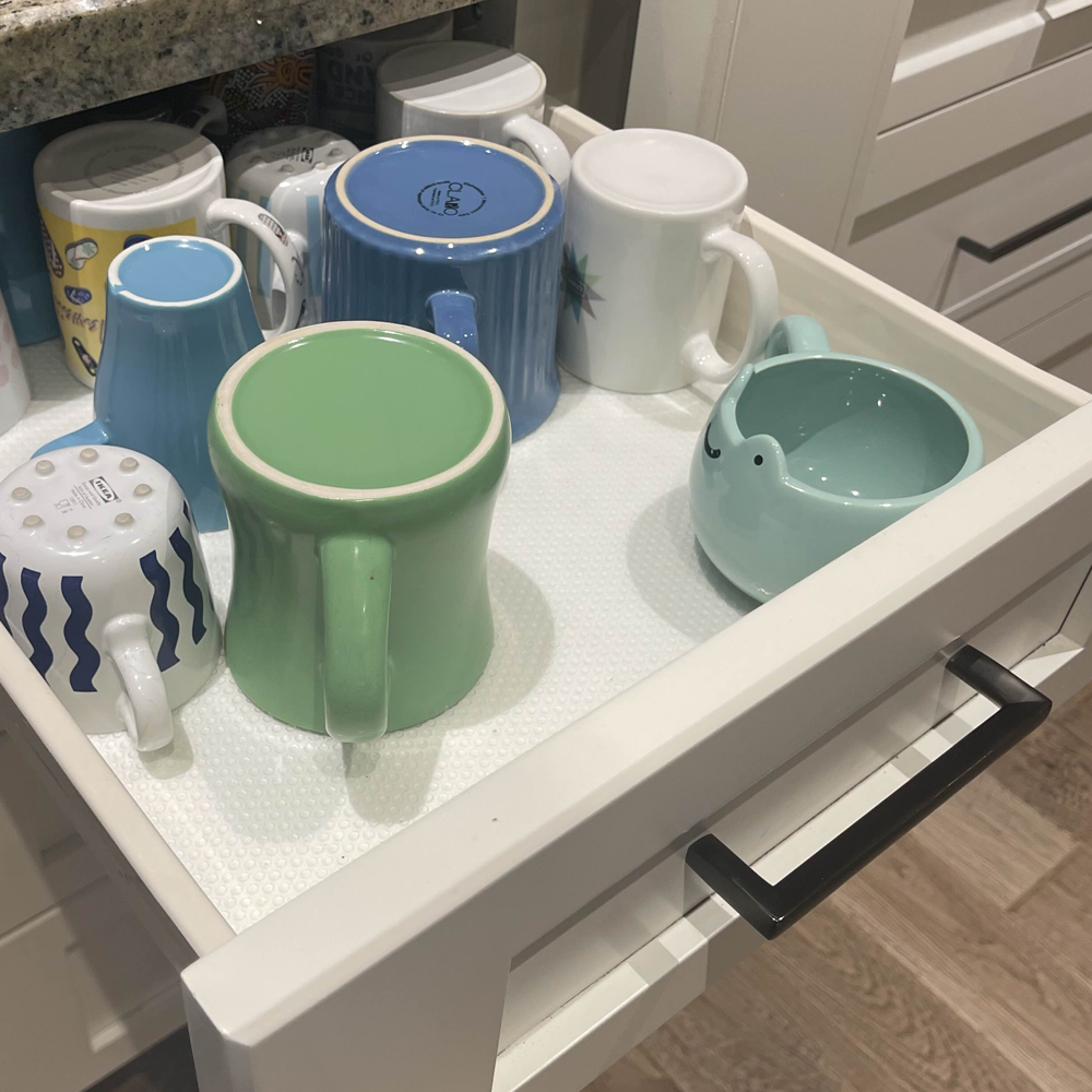 I like this sound from the ending clang the mugs make. It gives a minor shock value, theres a low to medium noise and then it ends off with a nice chime.